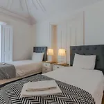 شقة Bairro Alto Palace Special For Groups Up To 24 Guests *