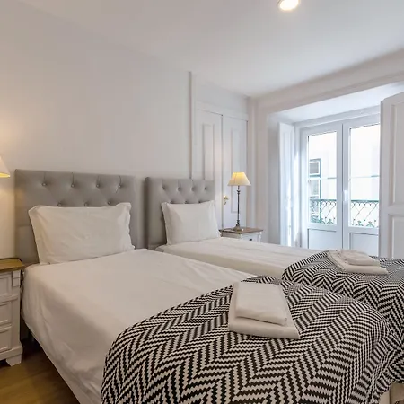 Апартаменты Bairro Alto Palace Special For Groups Up To 24 Guests Лиссабон