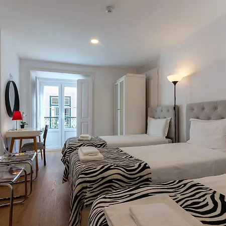 Апартаменты Bairro Alto Palace Special For Groups Up To 24 Guests Лиссабон