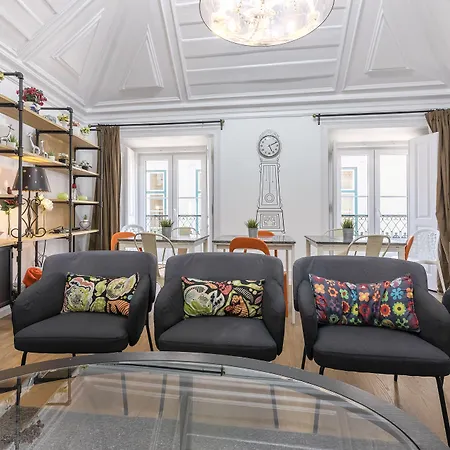 Апартаменты Bairro Alto Palace Special For Groups Up To 24 Guests Лиссабон