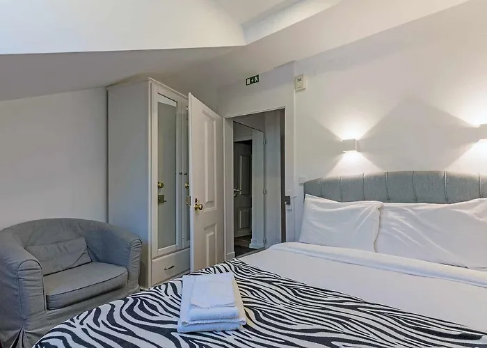 Bairro Alto Palace Special For Groups Up To 24 Guests